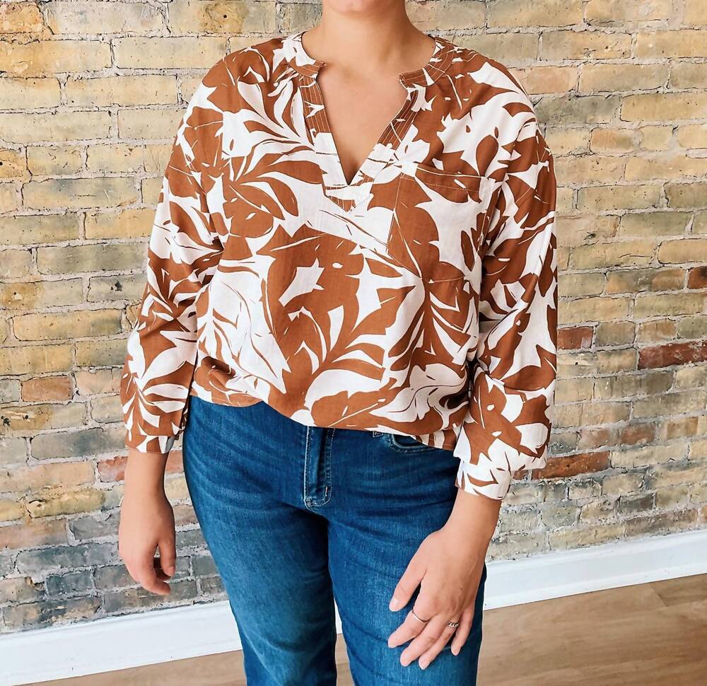 NEW SPIN USA liliana top in brown and white leaf